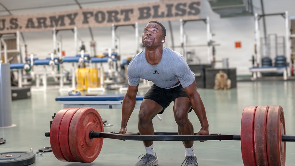 Soldiers dig deep during Bliss MWR powerlifting event