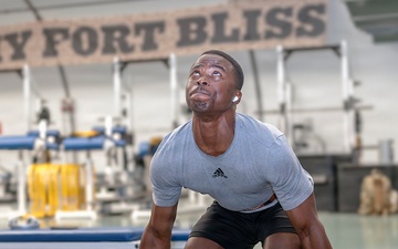 Soldiers dig deep during Bliss MWR powerlifting event