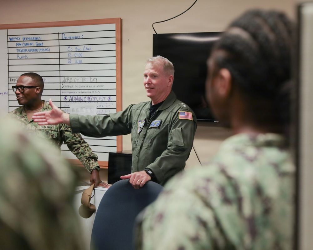 Commander, Naval Air Force Atlantic, visits Air Test and Evaluation Squadron One