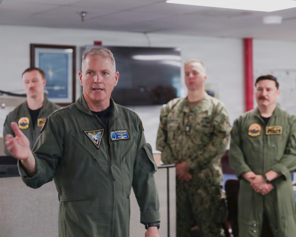 Commander, Naval Air Force Atlantic, visits Air Test and Evaluation Squadron One
