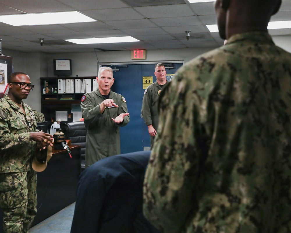 Commander, Naval Air Force Atlantic, visits Air Test and Evaluation Squadron One