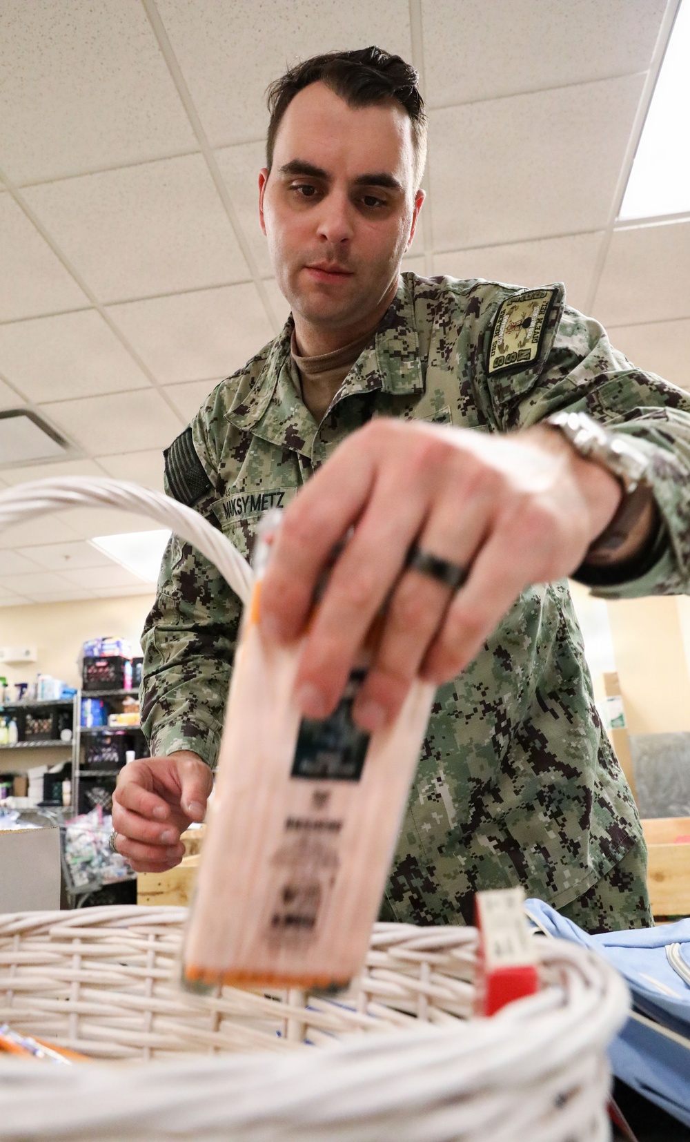 USS Helena Sailors volunteer at Billings Food Bank