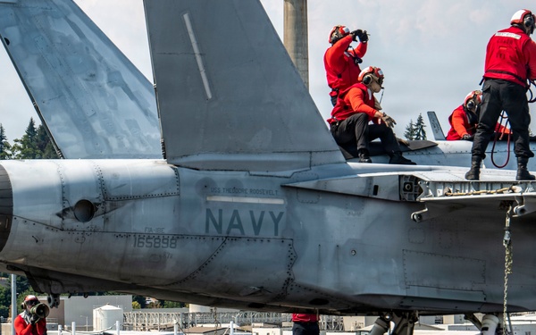 Ronald Reagan Sailors Conduct Flight Deck Training