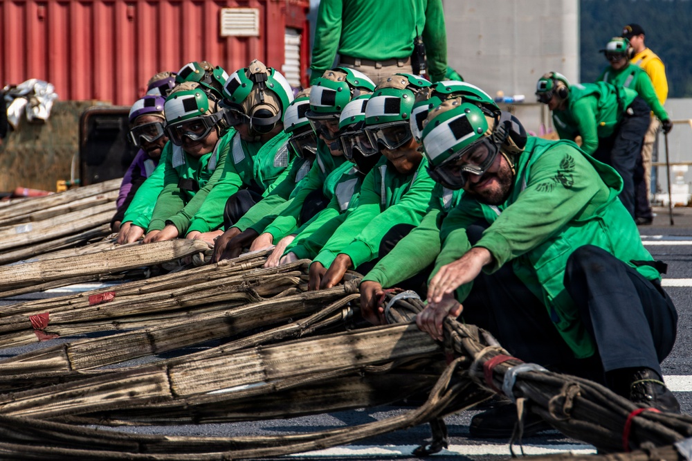 Ronald Reagan Sailors Conduct Flight Deck Training