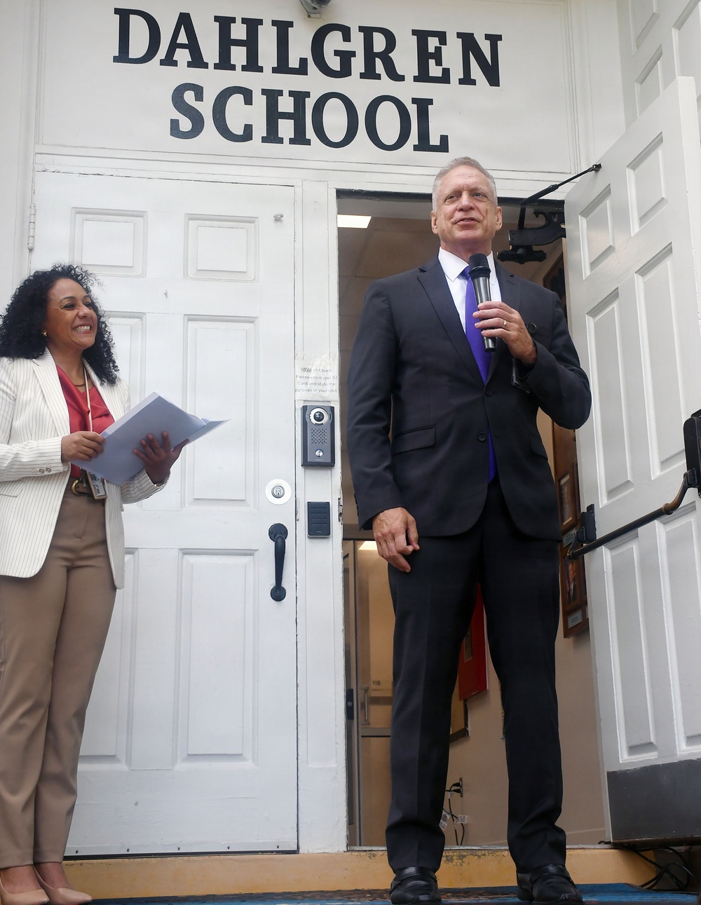 Dahlgren School Welcomes Back Students