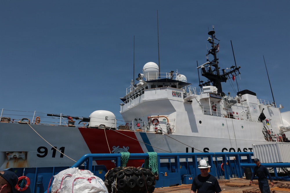 USCGC Forward and HSC Ocean conduct landmark replenishment at sea