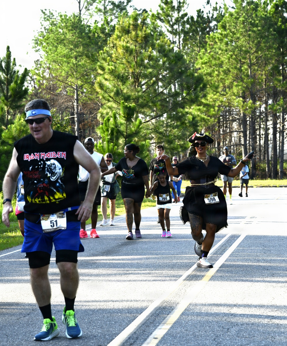 Pirate-themed 5K draws 1,400 runners to Fort Bragg