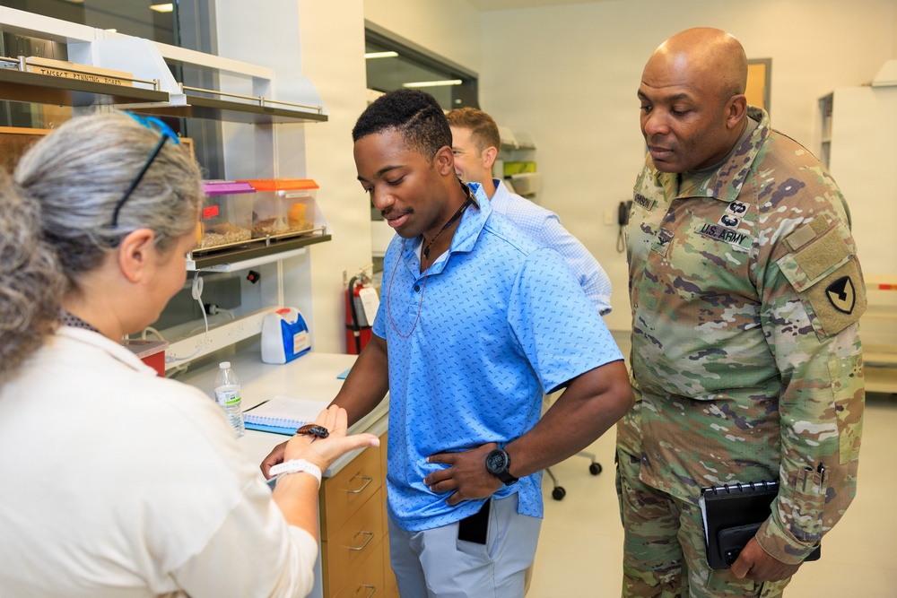 Congressional staff delegation tours Defense Centers for Public Health - Aberdeen