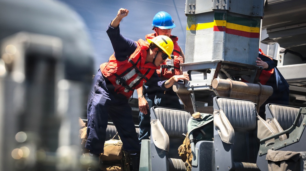 Anchroage Conducts COMPTUEX With Makin Island Amphibious Ready Group