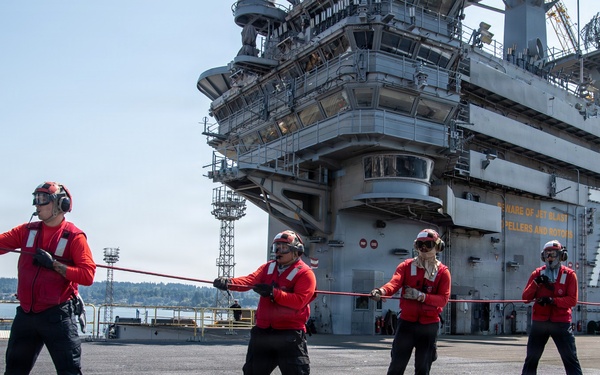Ronald Reagan Sailors Conduct Flight Deck Training
