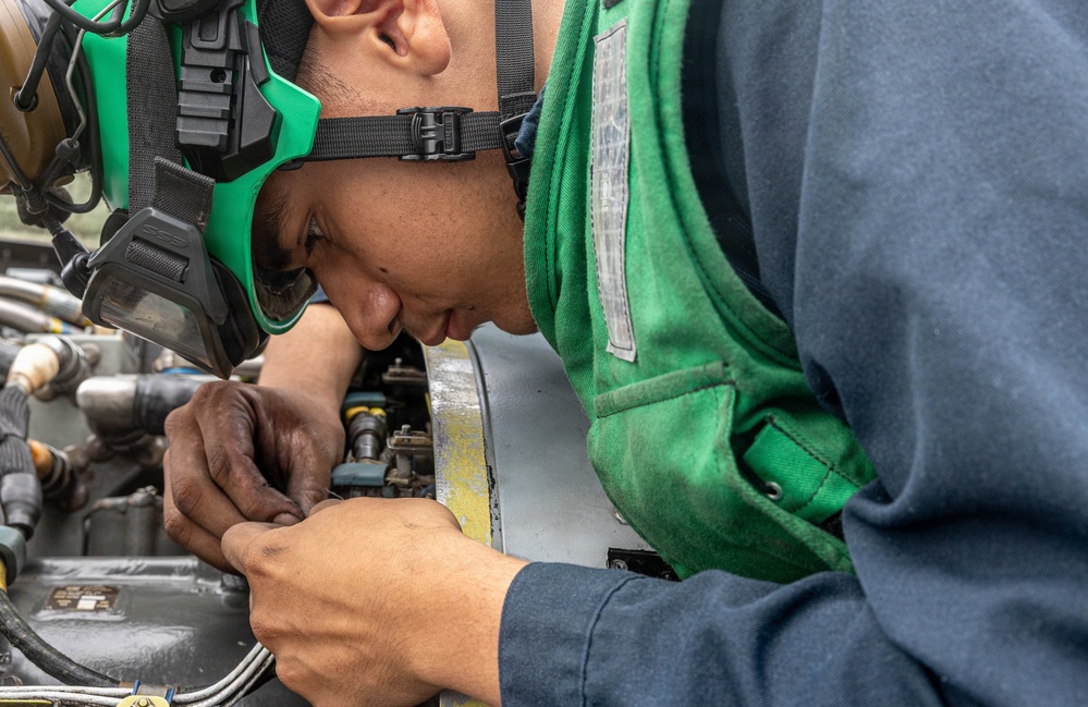Anchroage Conducts COMPTUEX With Makin Island Amphibious Ready Group