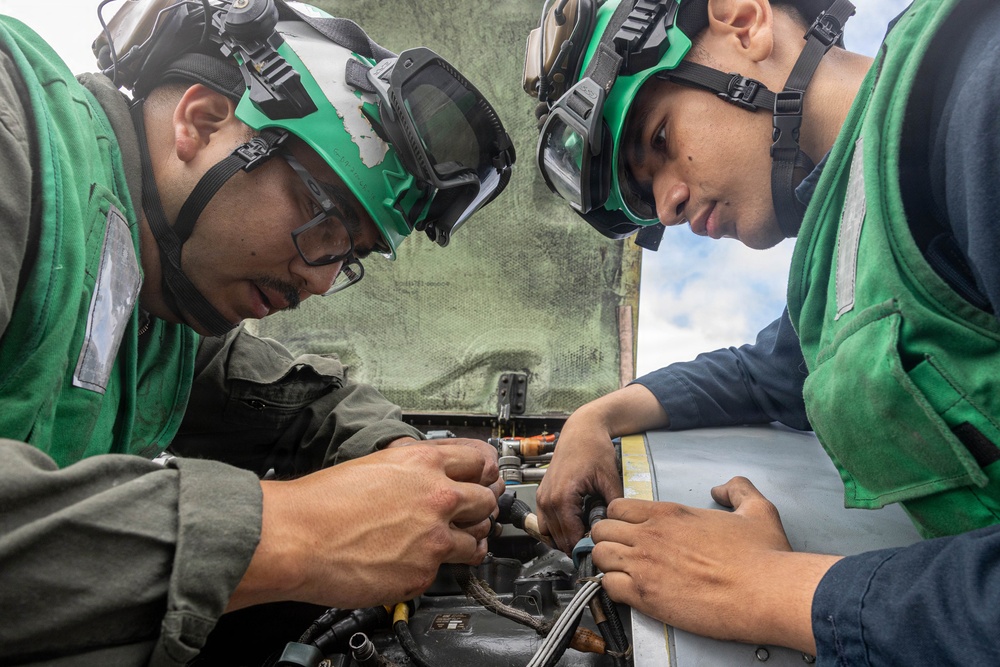 Anchroage Conducts COMPTUEX With Makin Island Amphibious Ready Group