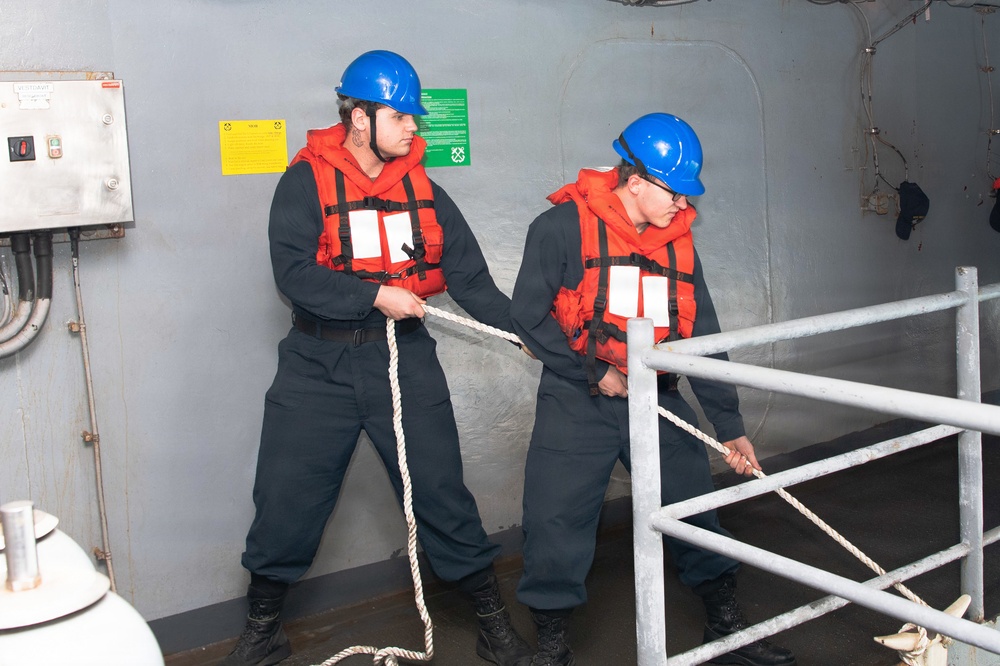 Ronald Reagan Sailors Perform a Rigid Hull Inflatable Boat Onload