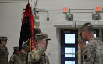 28th ECAB CMDR presents ARCOM to Maj. Fallon