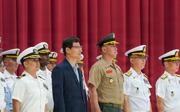 ROK and U.S. Navies Celebrate NCO Graduation