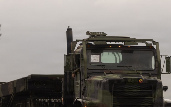 U.S. Marines Operate TPS-80