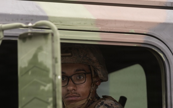 U.S. Marines Operate TPS-80