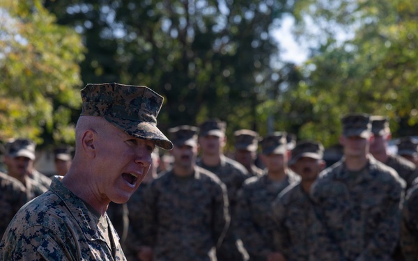 Commandant of the Marine Corps visits MRF-D Marines