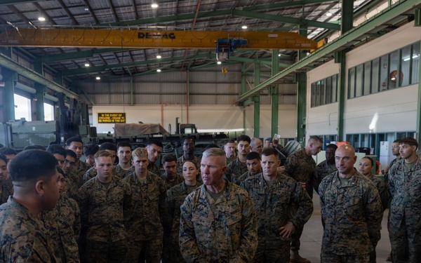 Commandant of the Marine Corps visits MRF-D Marines