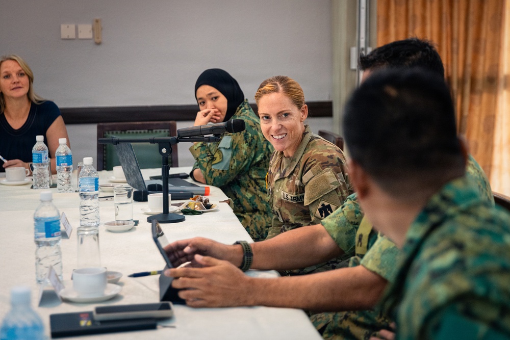 OKNG, RBLF public affairs professionals exchange expertise during Pahlawan Warrior 26