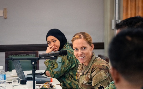 OKNG, RBLF public affairs professionals exchange expertise during Pahlawan Warrior 26