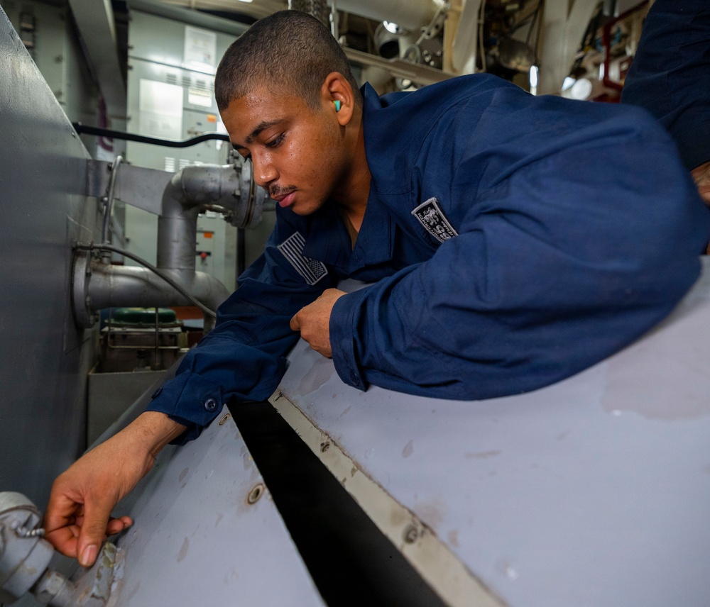 USS Benfold Sailors Conduct Maintenance