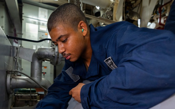 USS Benfold Sailors Conduct Maintenance