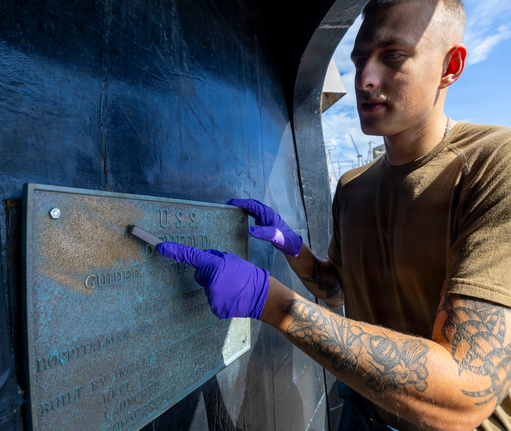 USS Benfold Conducts A Freshwater Washdown