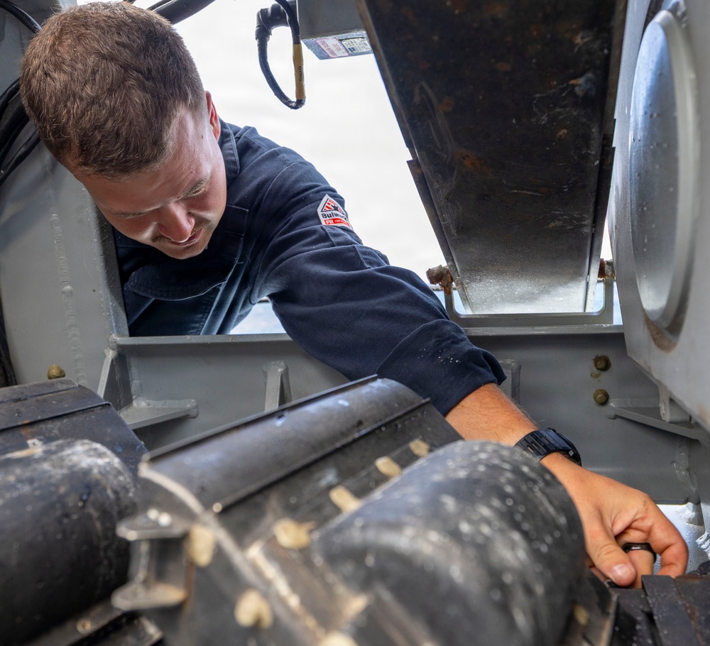 USS Benfold Sailors Maintain Weapon Systems