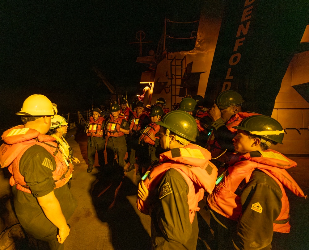 USS Benfold Conducts RHIB Operations
