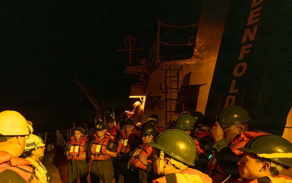 USS Benfold Conducts RHIB Operations