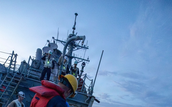 USS Benfold Conducts RHIB Operations