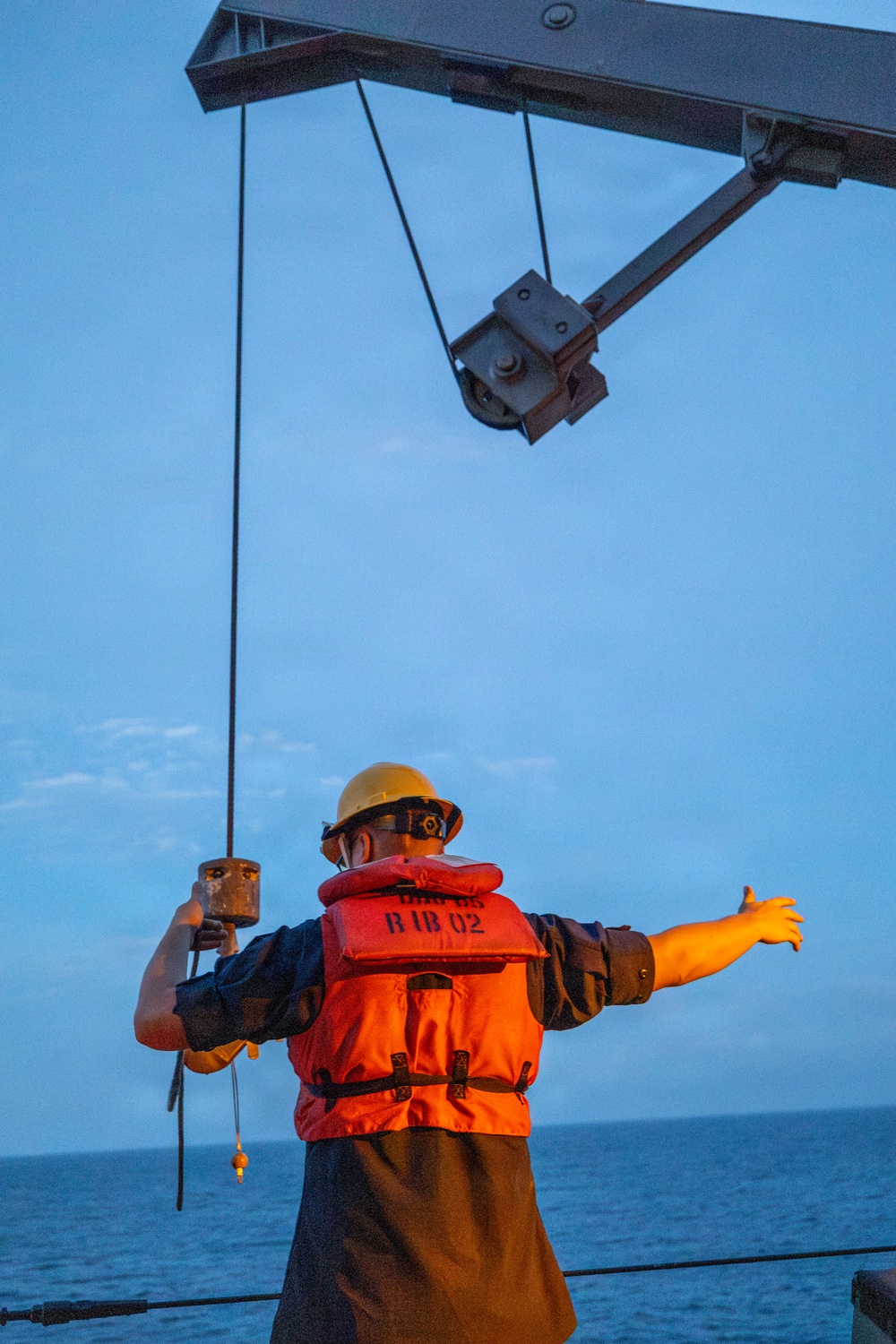 USS Benfold Conducts RHIB Operations