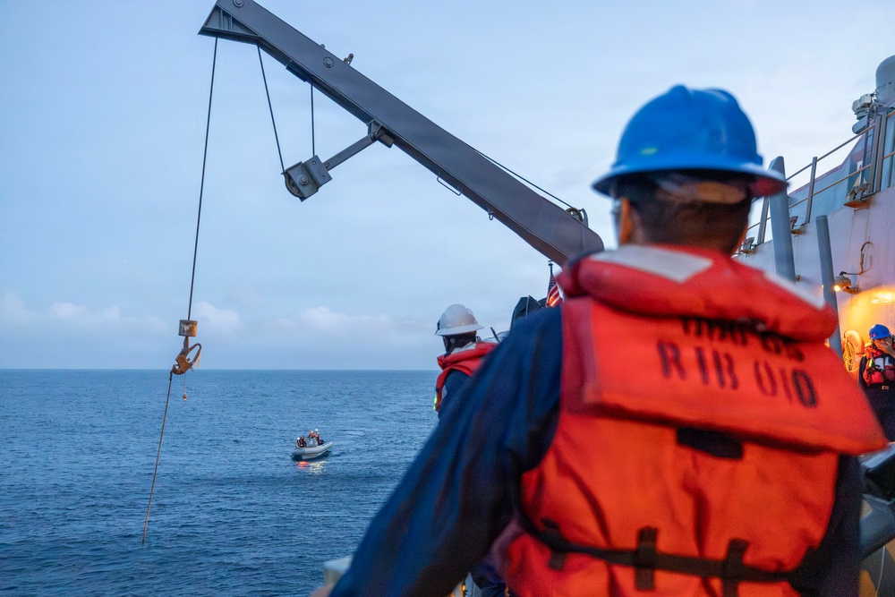 USS Benfold Conducts RHIB Operations
