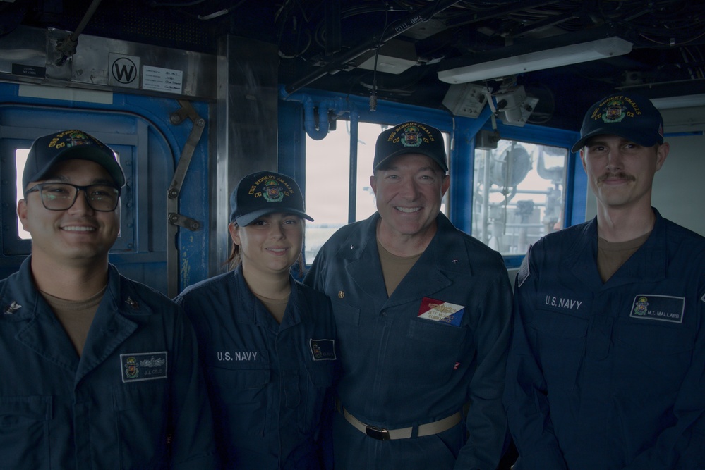 Rear Admiral Heames Poses with US Navy Sailors