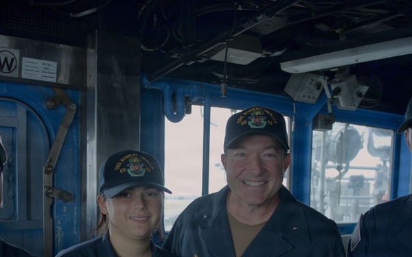 Rear Admiral Heames Poses with US Navy Sailors