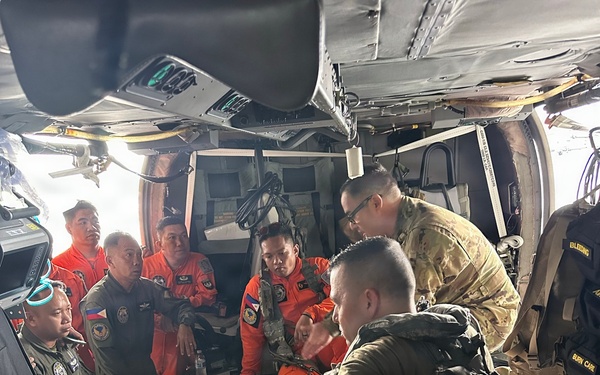 Flight Medics of the Hawaii Army National Guard Conduct a Medical Equipment Familiarization with the 505th Search and Rescue Group of the 205th Tactical Helicopter Wing in Clark Air Base, Pampanga, Philippines.