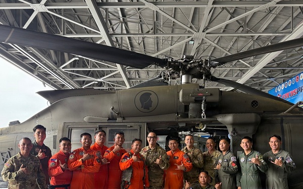 Flight Medics of the Hawaii Army National Guard Conduct a Medical Equipment Familiarization with the 505th Search and Rescue Group of the 205th Tactical Helicopter Wing in Clark Air Base, Pampanga, Philippines