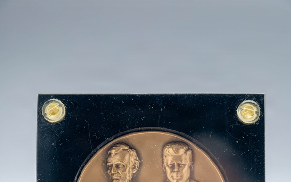 Medal honoring assassinated Presidents