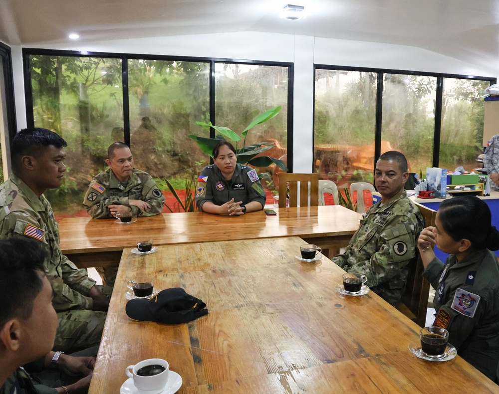 Hawaii Army National Guard joins 205th Tactical Helicopter Wing in Reunion of an Flight Mentor