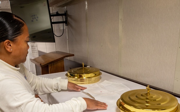 Religous Service Held Aboard USS Makin Island