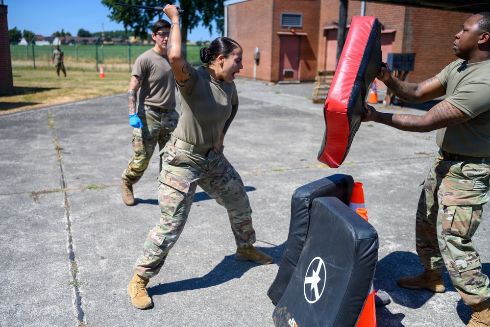 USAG Benelux Law Enforcement Certification: OC Spray