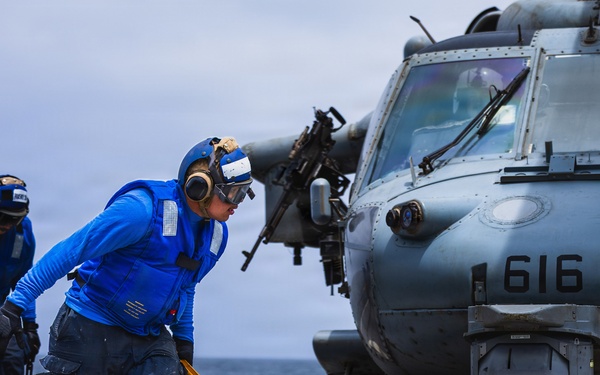 Flight Operations Aboard USS Ross (DDG 71)