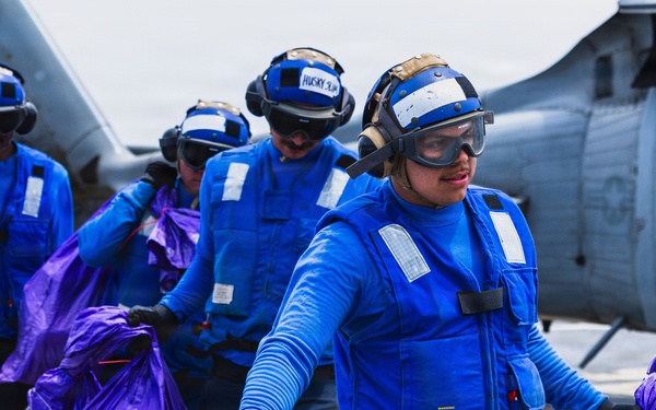 Flight Operations Aboard USS Ross (DDG 71)