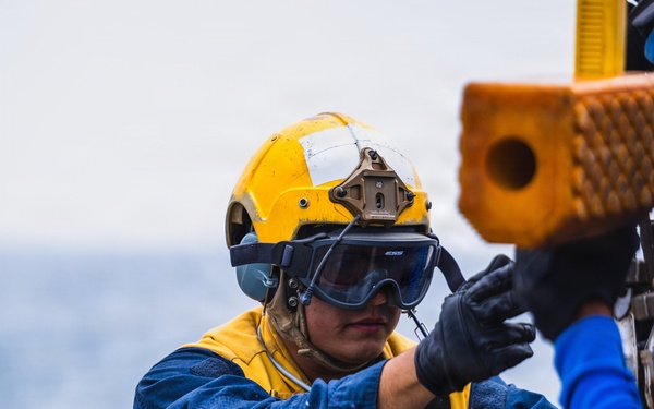 Flight Operations Aboard USS Ross (DDG 71)