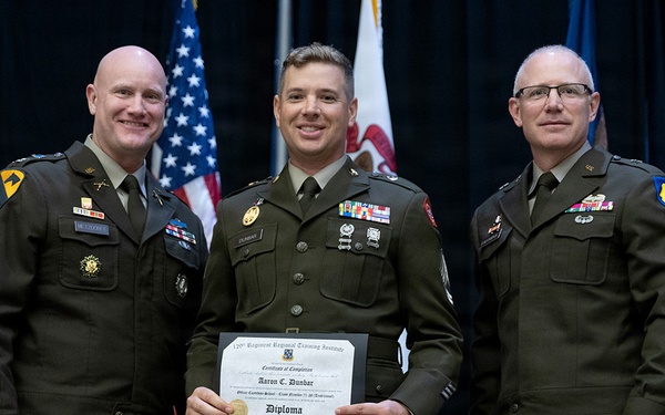 Illinois Army National Guard Officer Candidate School Graduates 22 Leaders