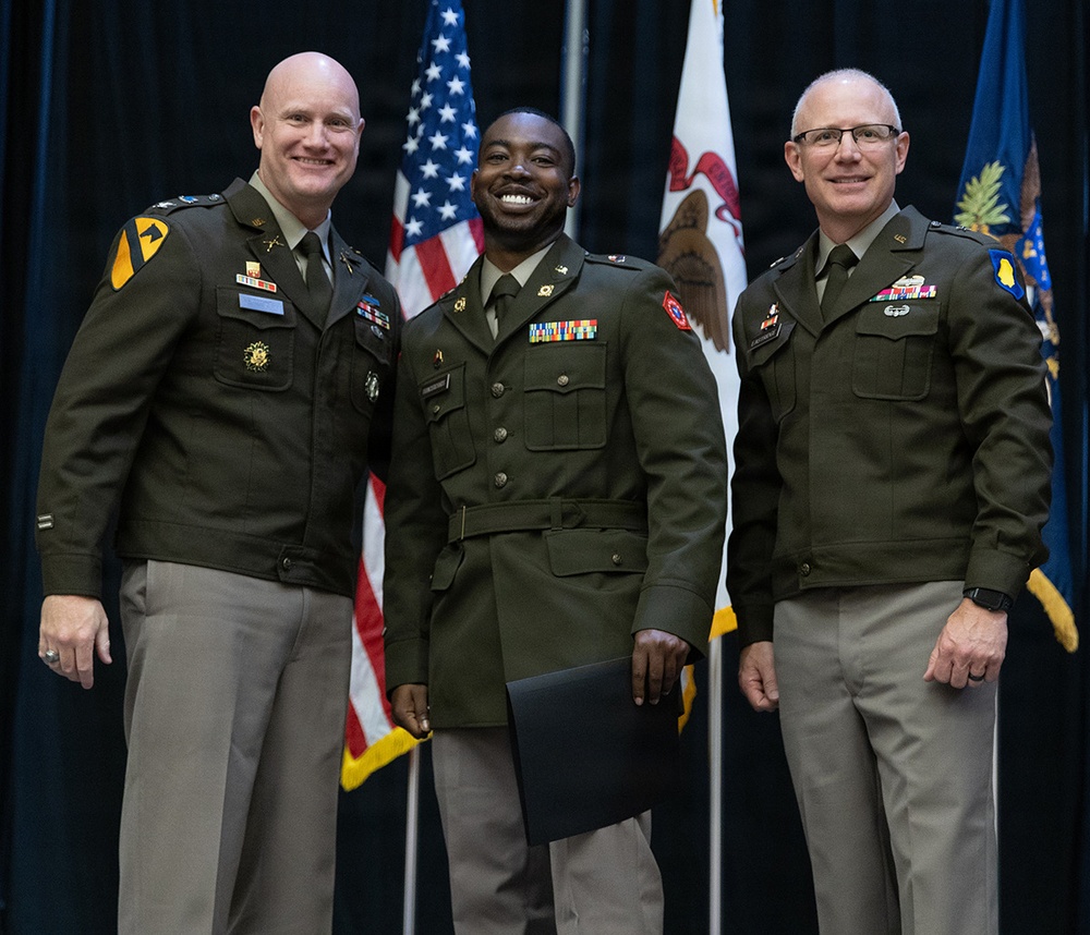 Illinois Army National Guard Officer Candidate School Graduates 22 Leaders