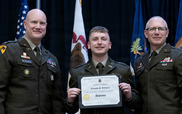 Illinois Army National Guard Officer Candidate School Graduates 22 Leaders