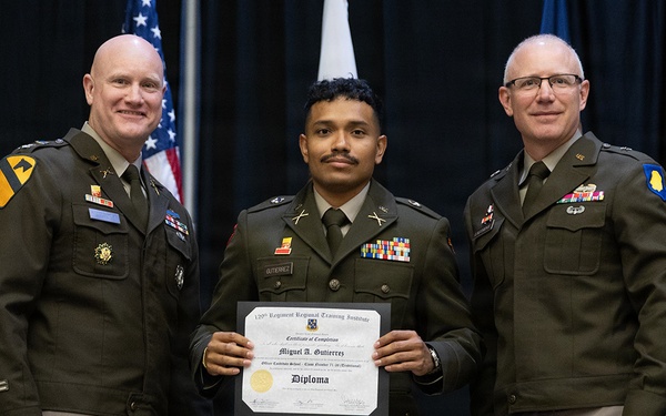 Illinois Army National Guard Officer Candidate School Graduates 22 Leaders