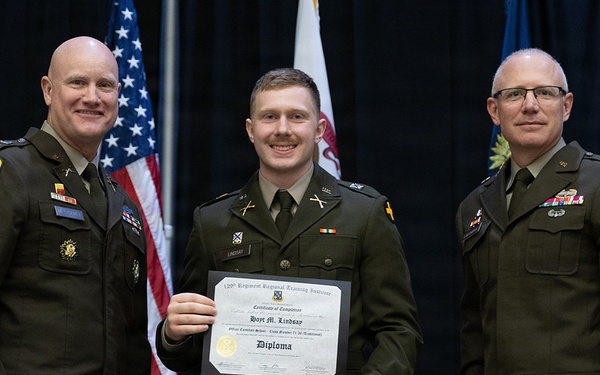 Illinois Army National Guard Officer Candidate School Graduates 22 Leaders